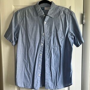 Old Navy Men's Blue Button-Up Shirt
